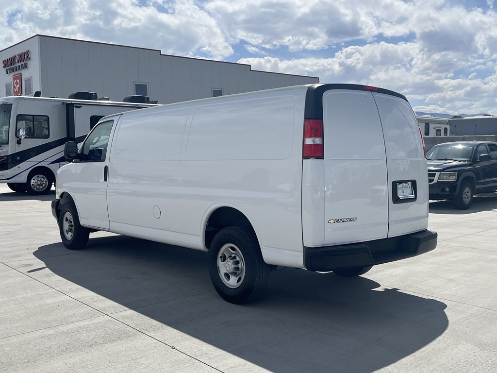 2023 Chevrolet Express Image 5