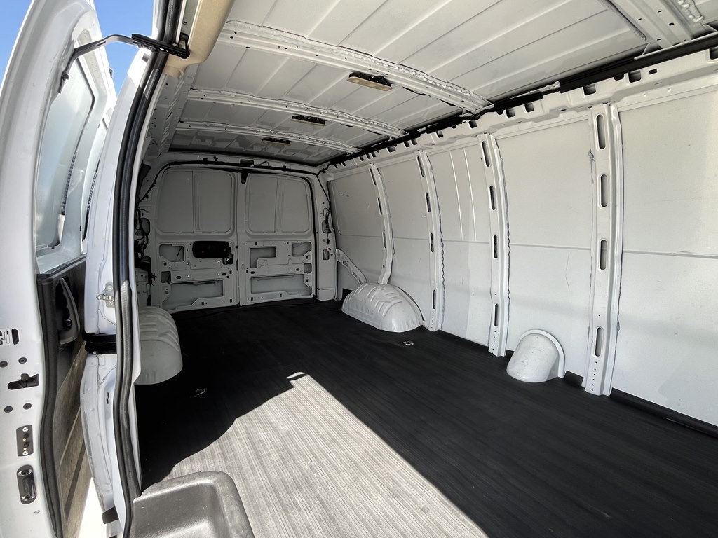 2023 Chevrolet Express Image 15