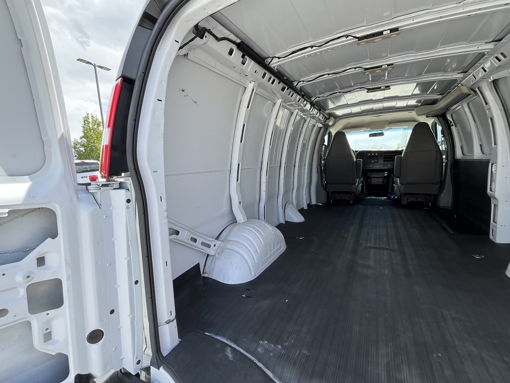 2023 Chevrolet Express Image 17