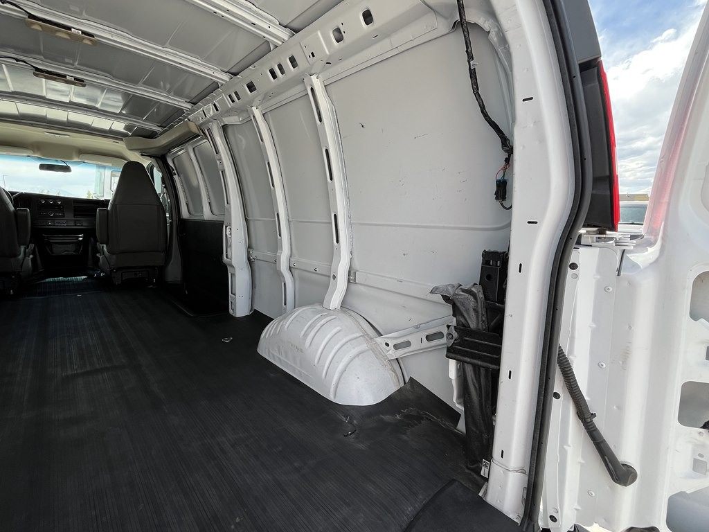 2023 Chevrolet Express Image 18