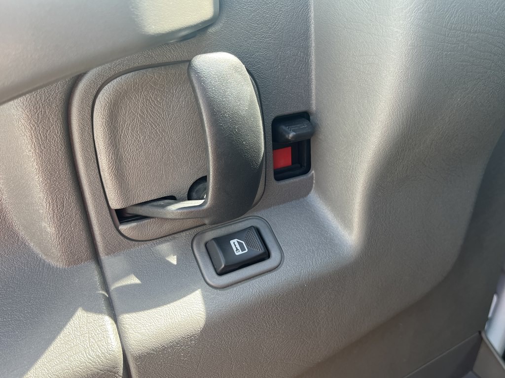 2023 Chevrolet Express Image 22