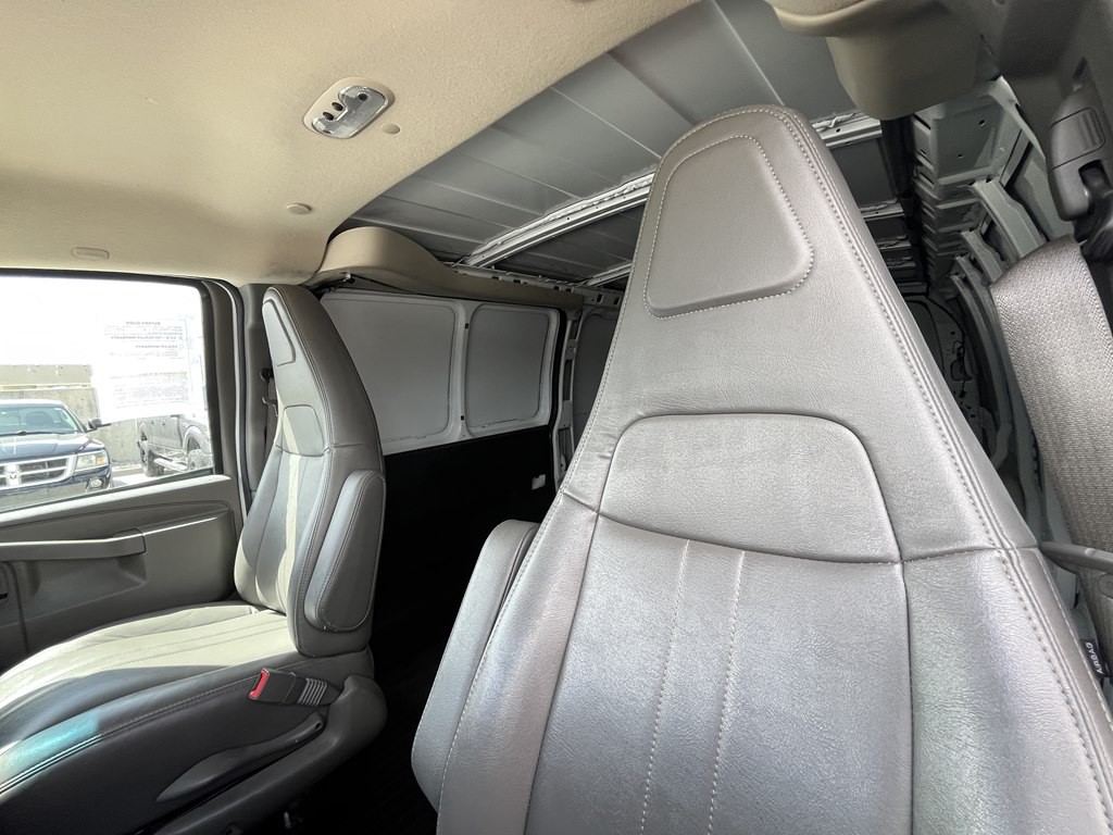 2023 Chevrolet Express Image 25