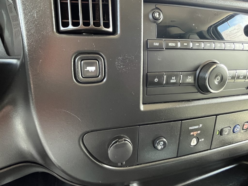 2023 Chevrolet Express Image 29