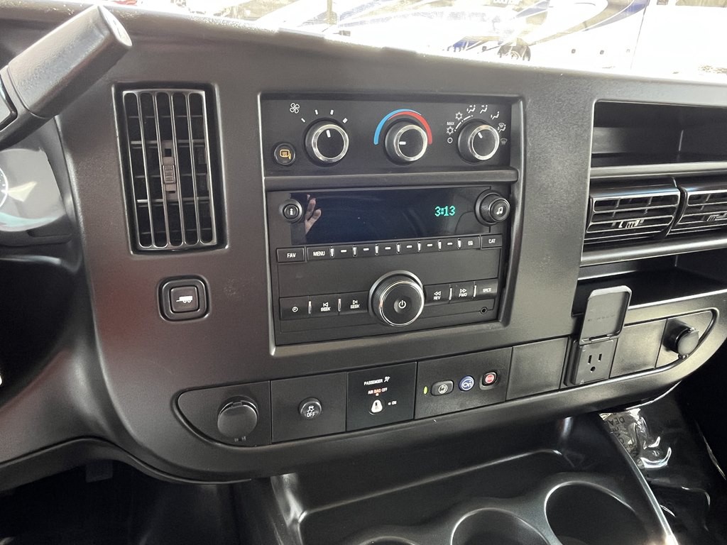 2023 Chevrolet Express Image 30