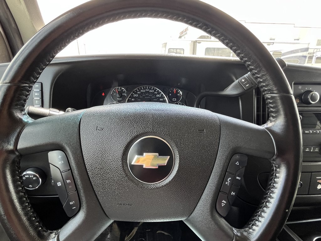 2023 Chevrolet Express Image 33