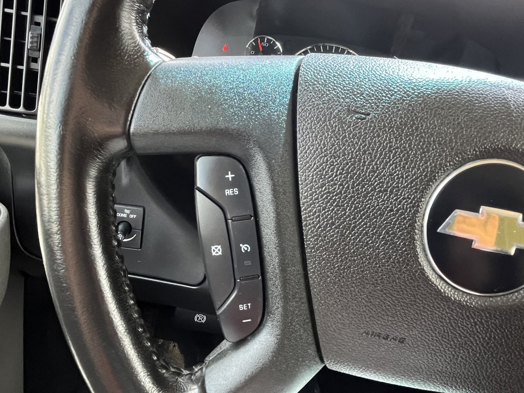 2023 Chevrolet Express Image 34