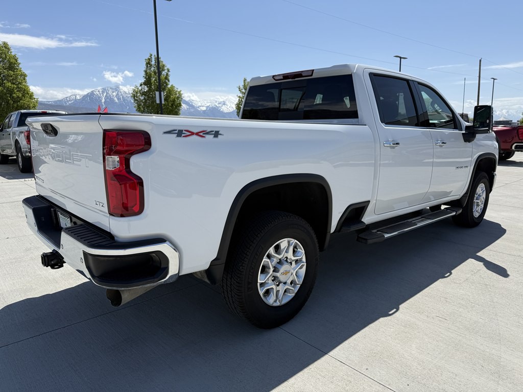 2024 Chevrolet Silverado 1500 Image 3