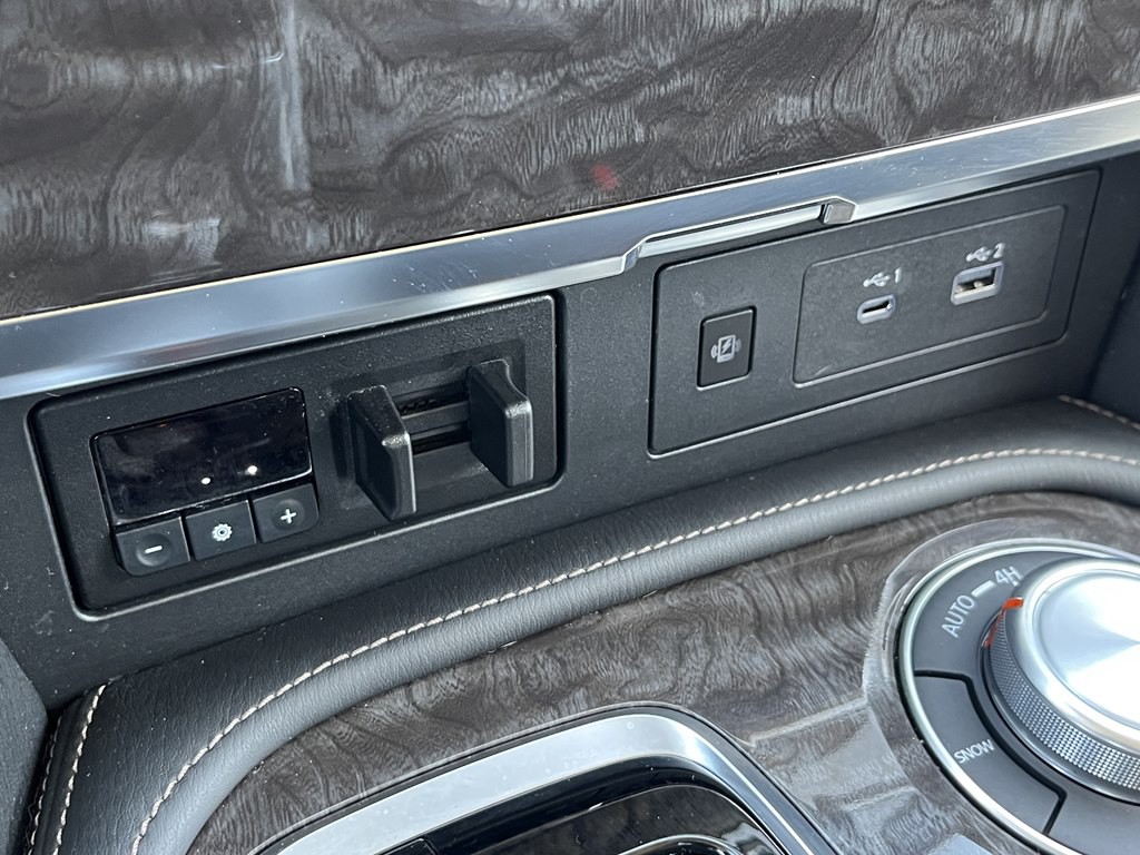 2024 Nissan Armada Image 32