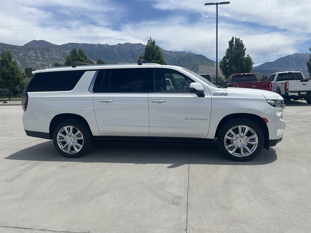 2023 Chevrolet Suburban Image 2