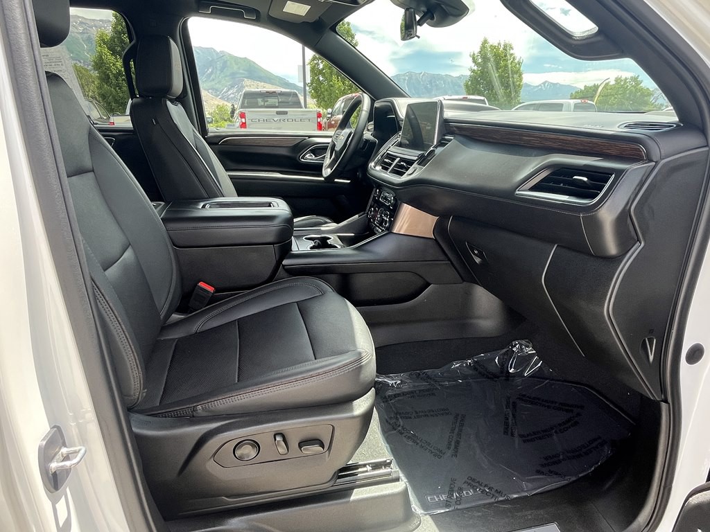 2023 Chevrolet Suburban Image 13