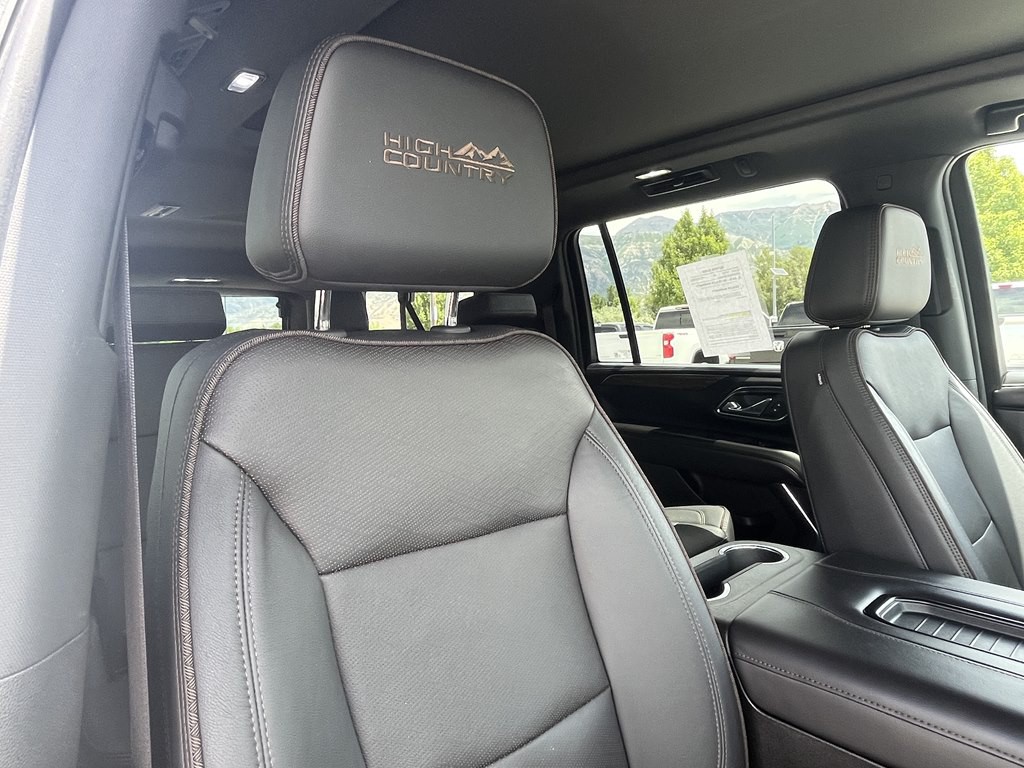 2023 Chevrolet Suburban Image 14