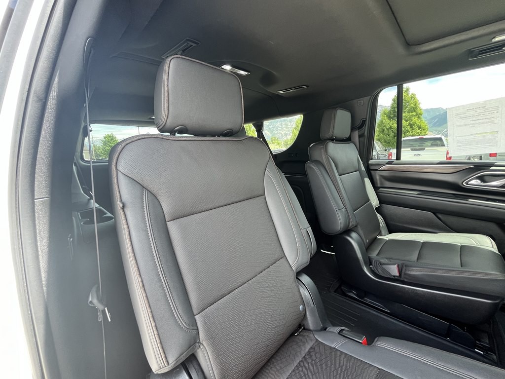 2023 Chevrolet Suburban Image 17