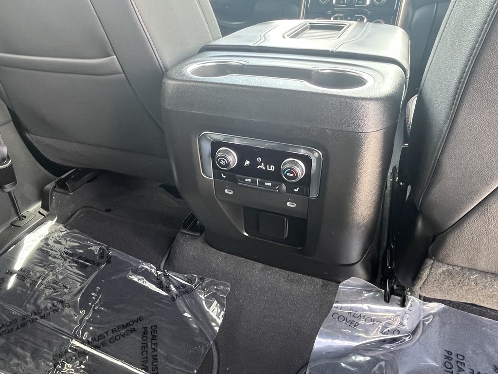 2023 Chevrolet Suburban Image 18