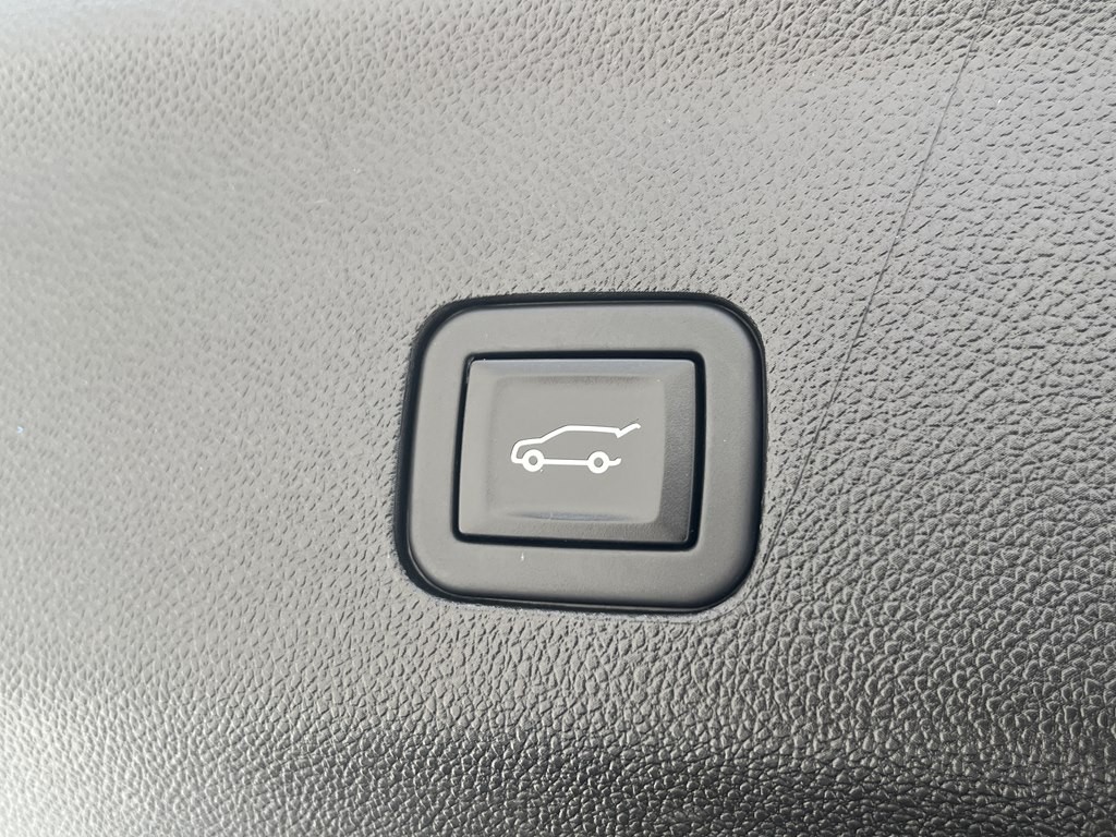 2023 Chevrolet Suburban Image 22