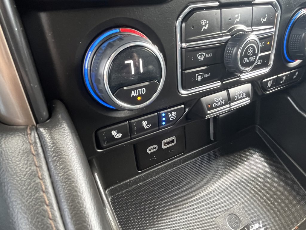 2023 Chevrolet Suburban Image 31