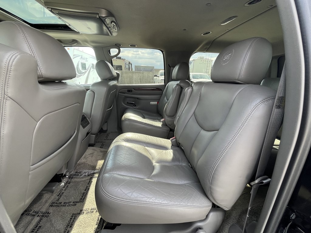2003 Cadillac Escalade Image 26