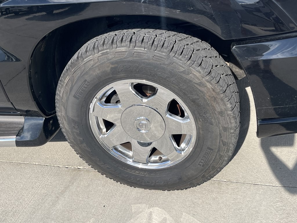 2003 Cadillac Escalade Image 12