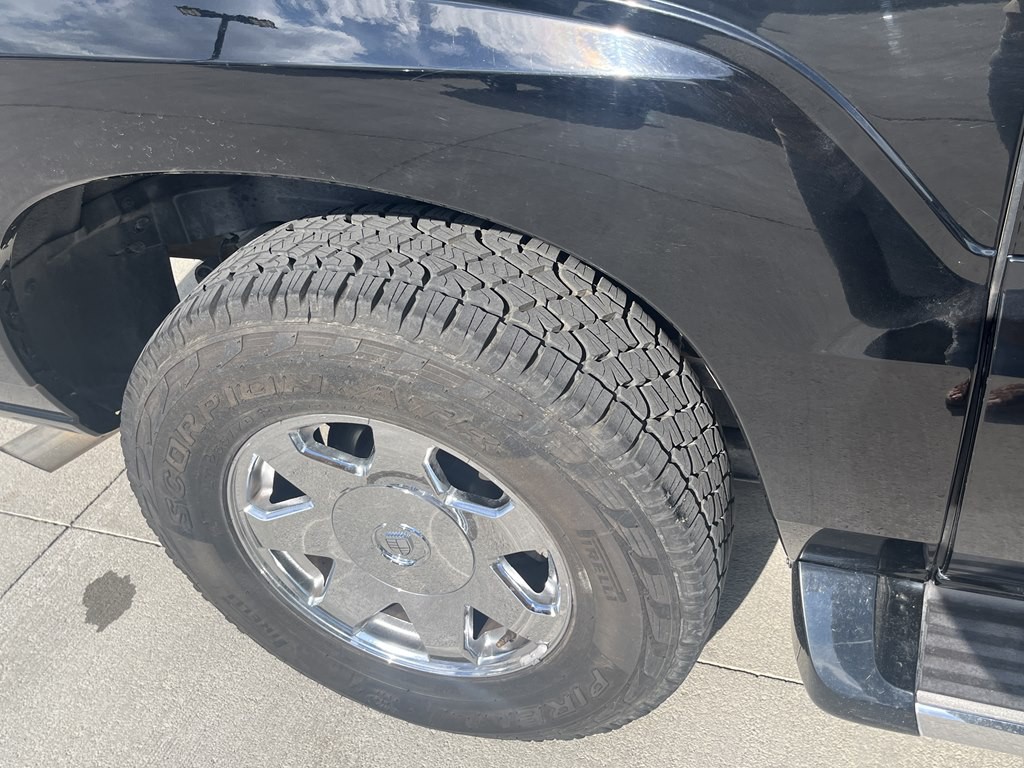 2003 Cadillac Escalade Image 13