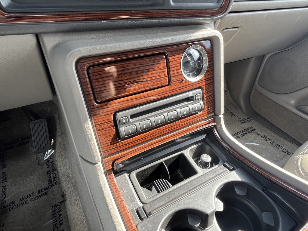2003 Cadillac Escalade Image 34