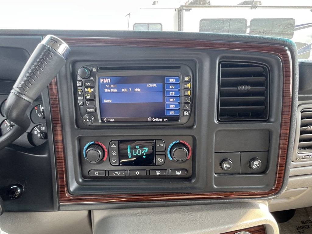 2003 Cadillac Escalade Image 35