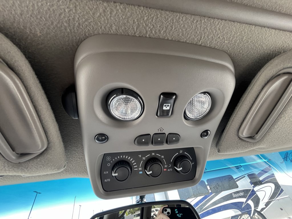2003 Cadillac Escalade Image 42