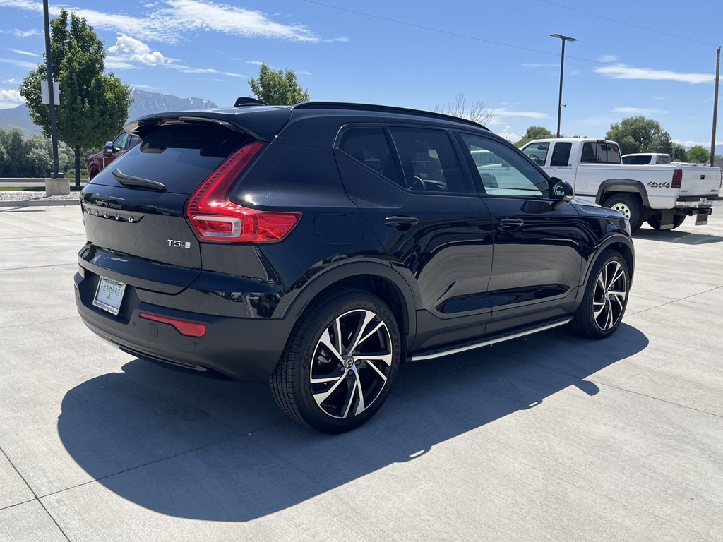 2022 Volvo XC40 Image 3
