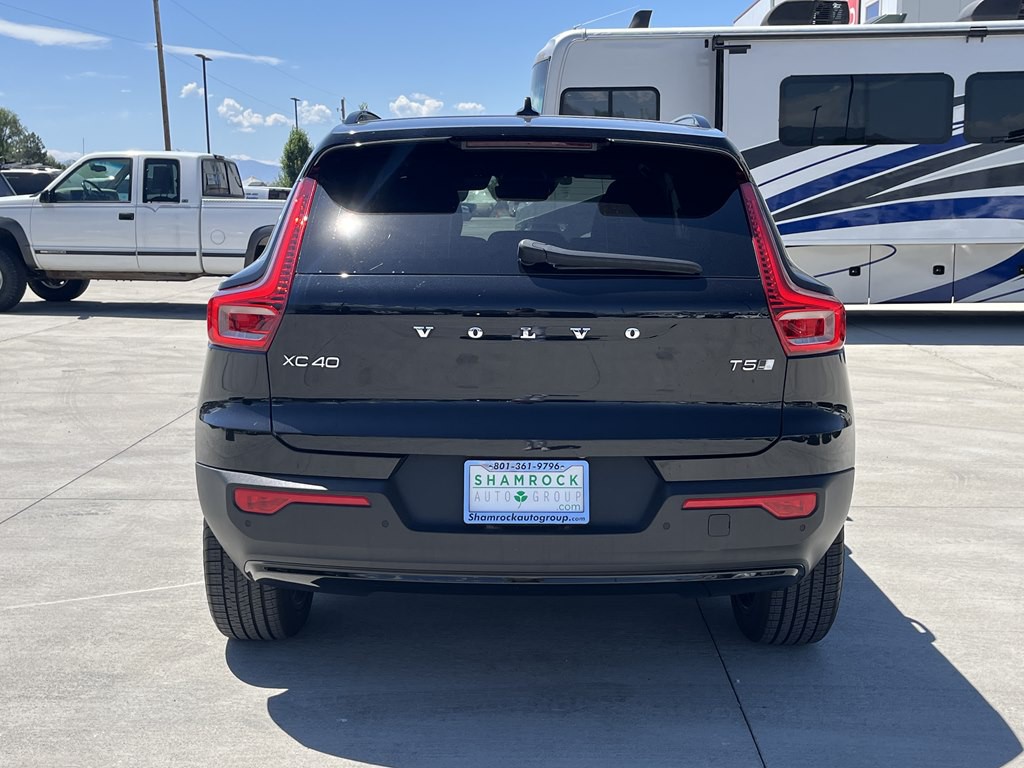 2022 Volvo XC40 Image 4