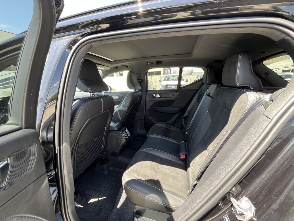 2022 Volvo XC40 Image 18