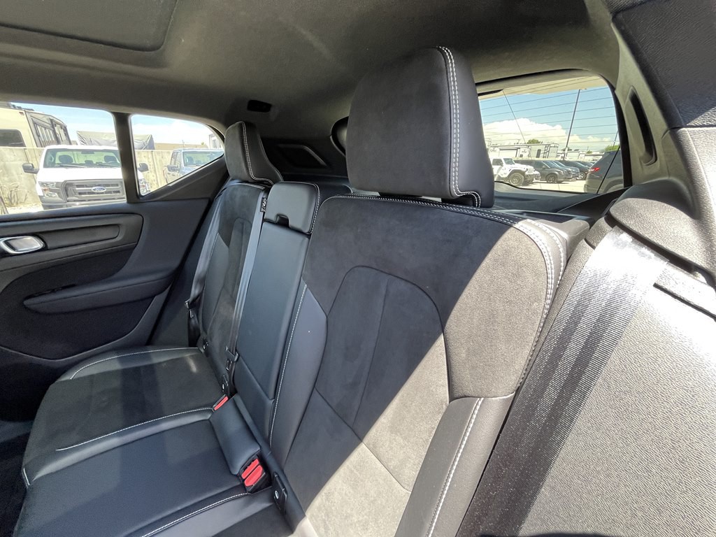 2022 Volvo XC40 Image 20