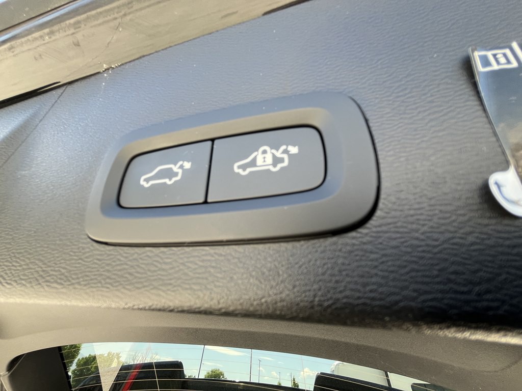 2022 Volvo XC40 Image 21