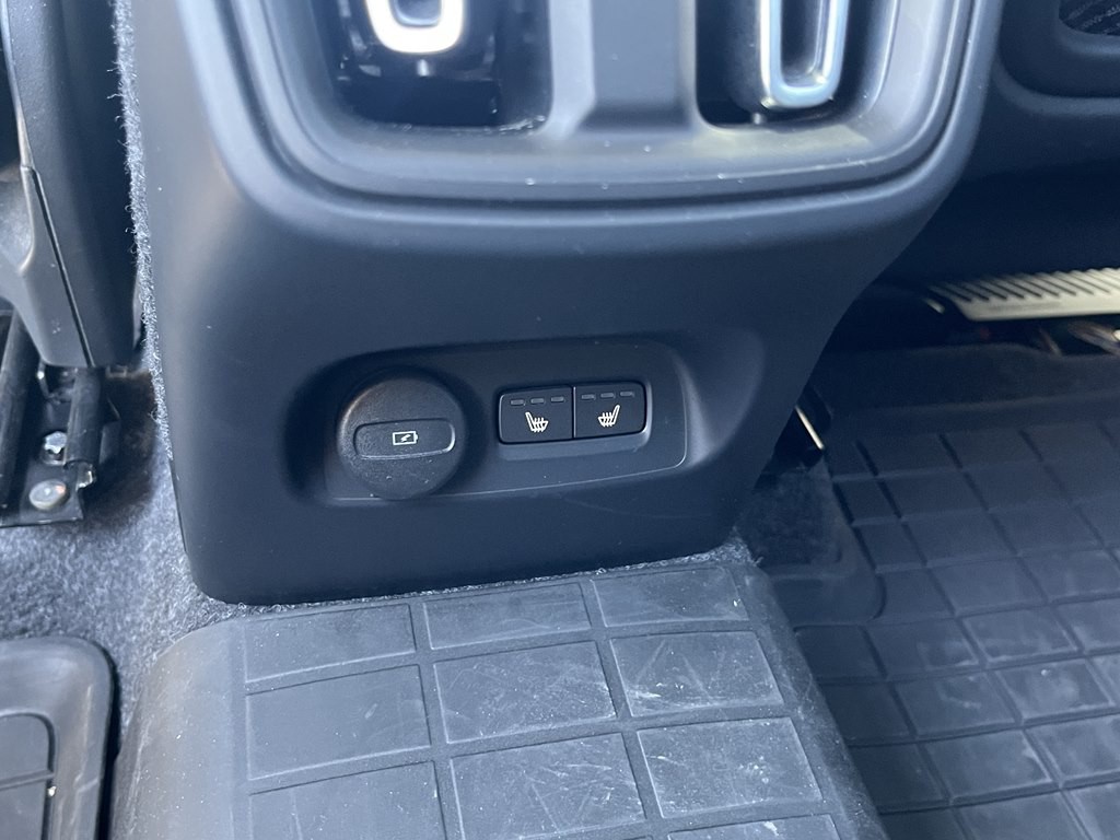 2022 Volvo XC40 Image 22