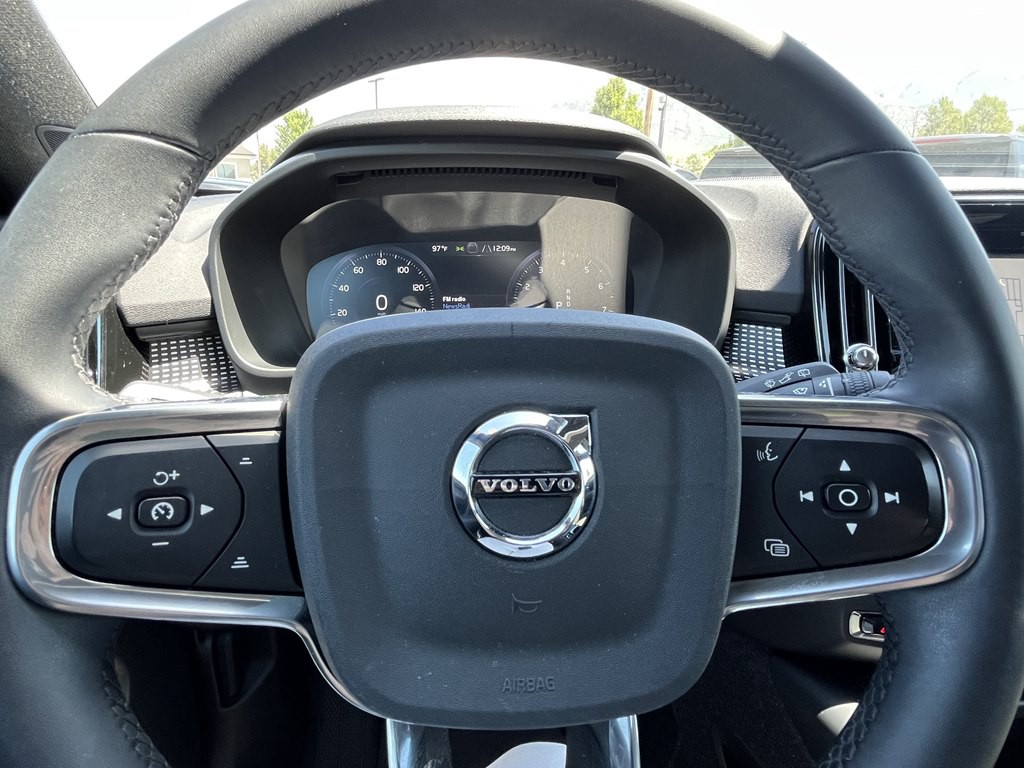 2022 Volvo XC40 Image 34