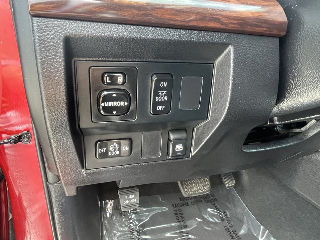 2015 Toyota Tundra Image 24