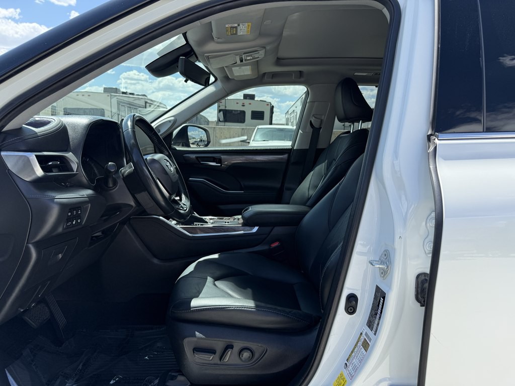 2021 Toyota Highlander Image 16