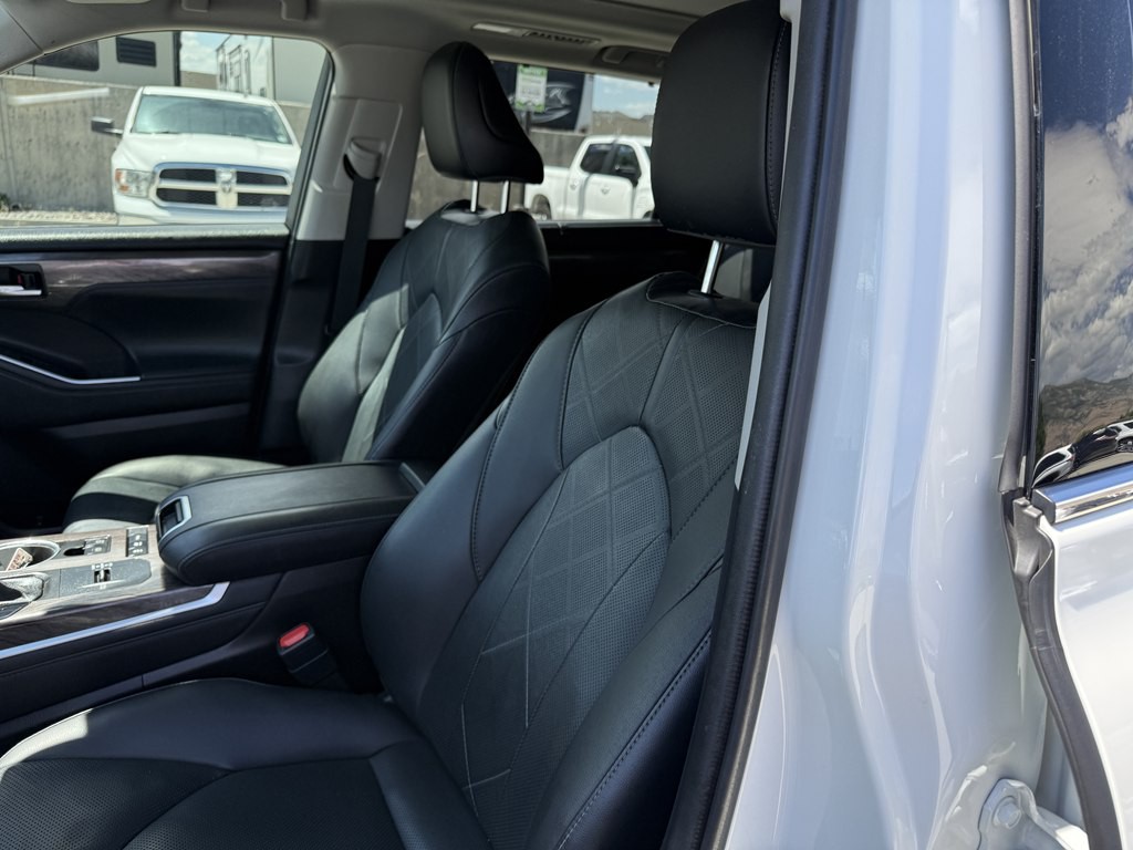 2021 Toyota Highlander Image 17