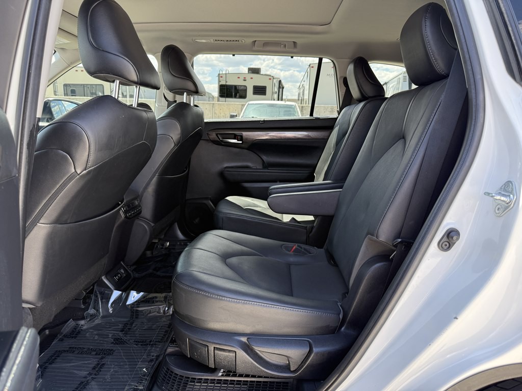 2021 Toyota Highlander Image 18