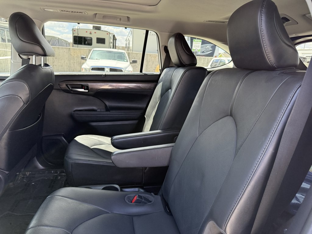 2021 Toyota Highlander Image 19