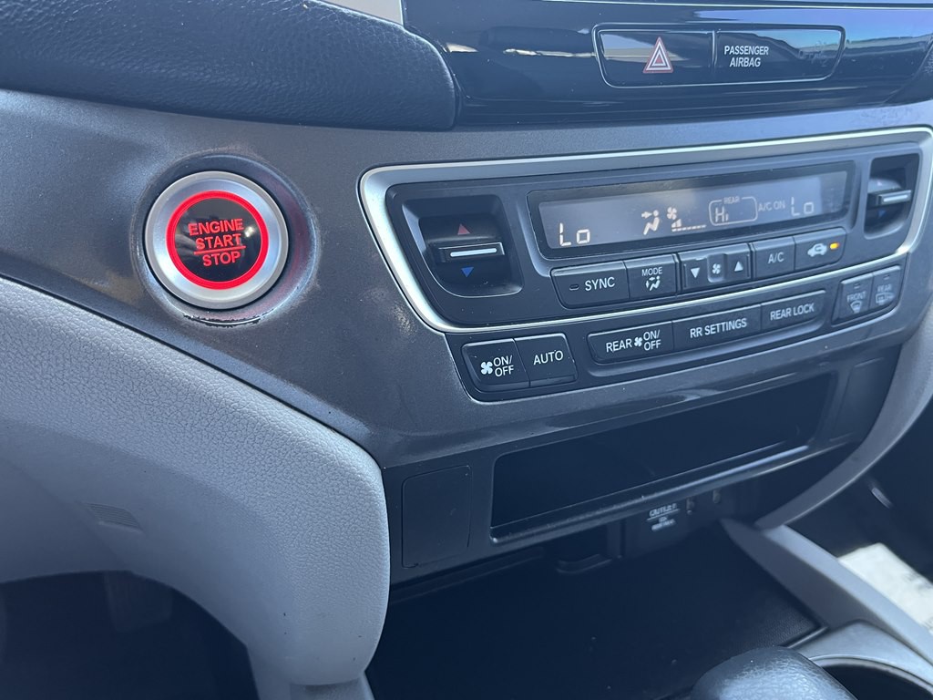 2017 Honda Pilot Image 30