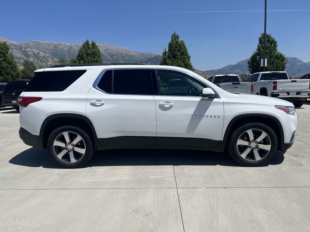 2021 Chevrolet Traverse Image 2