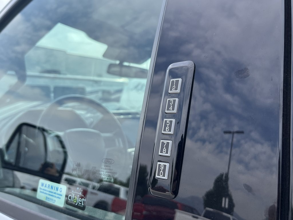 2022 Ford F-250 Image 25