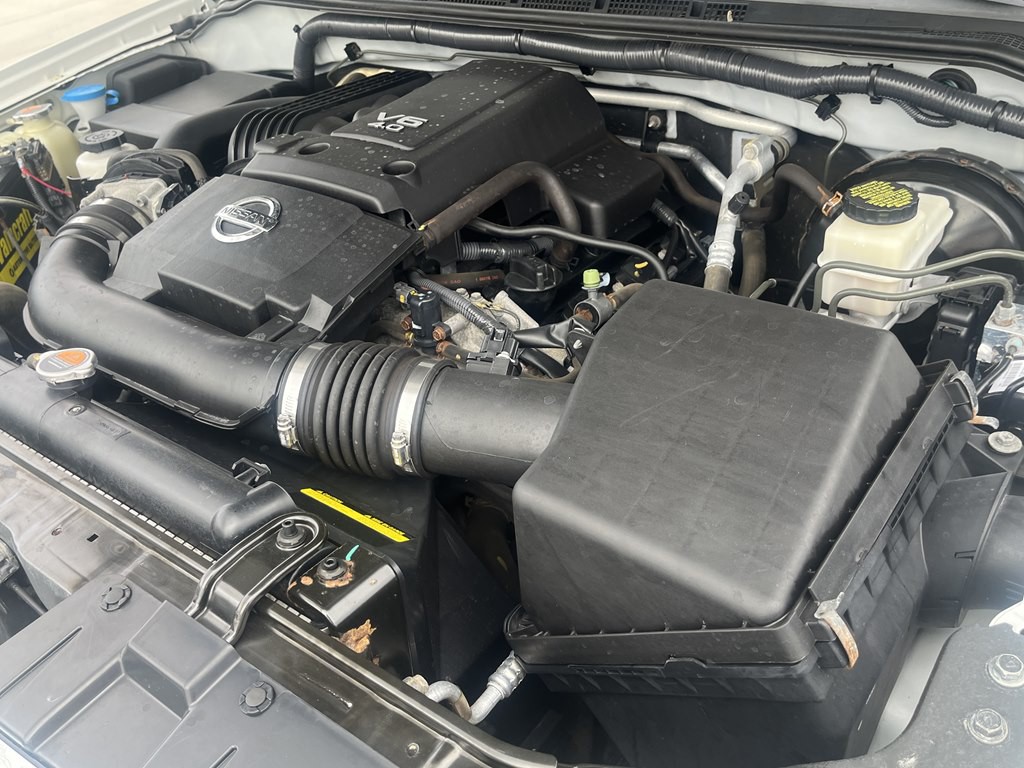 2016 Nissan Frontier Image 9