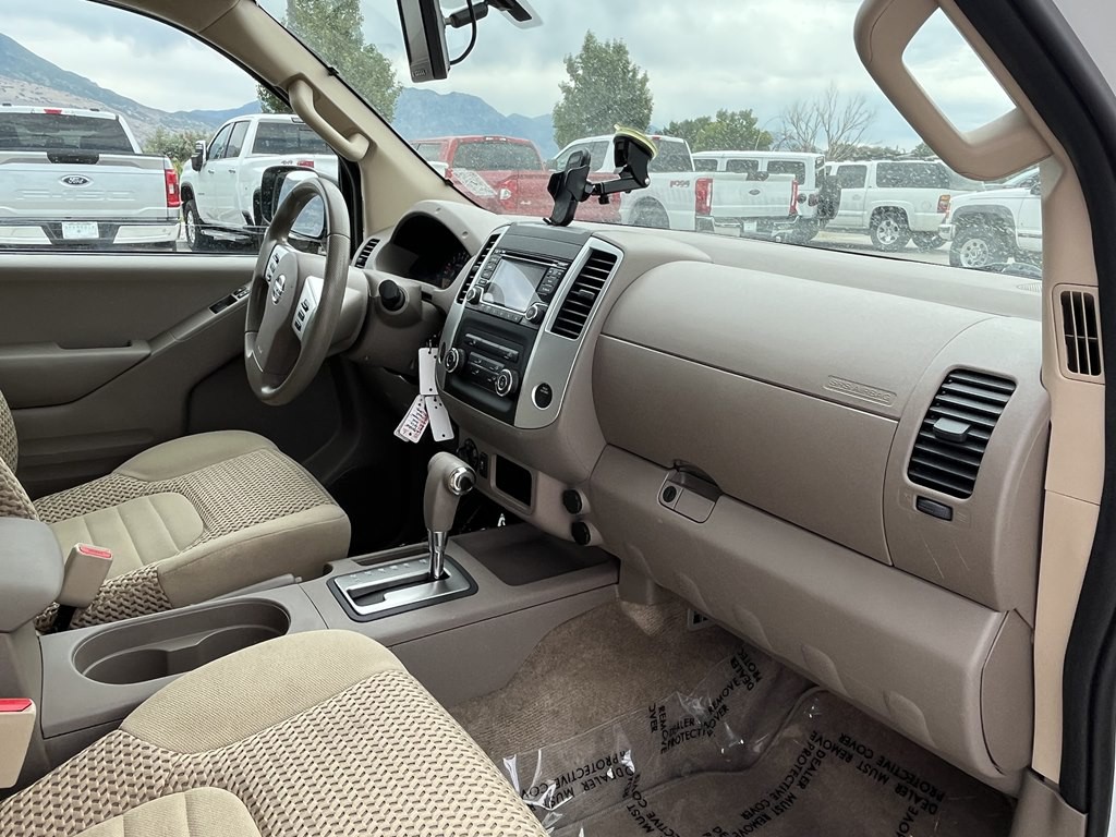 2016 Nissan Frontier Image 11