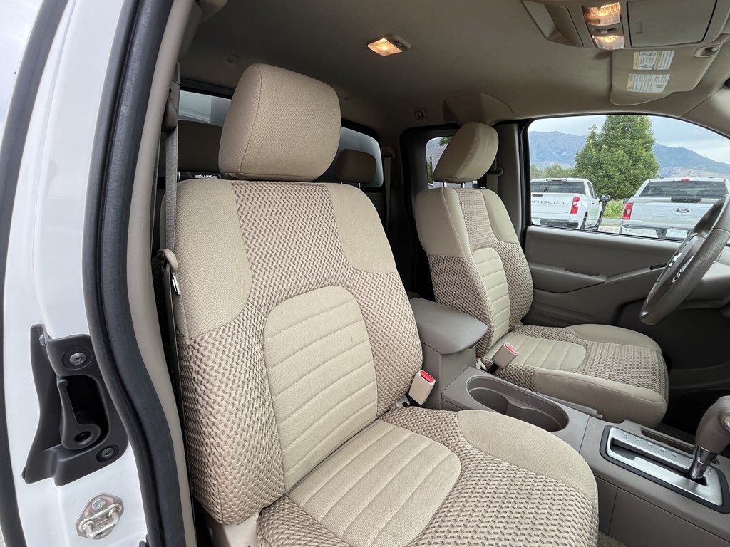 2016 Nissan Frontier Image 12
