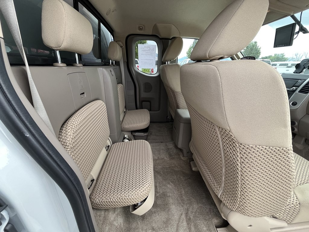 2016 Nissan Frontier Image 13