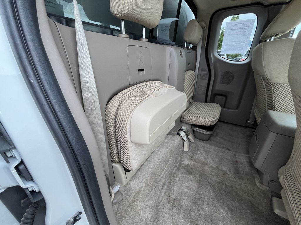 2016 Nissan Frontier Image 14