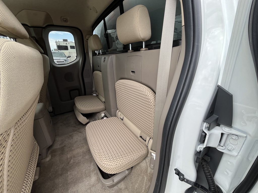 2016 Nissan Frontier Image 20