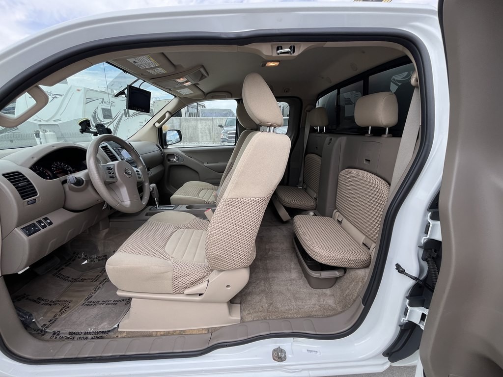 2016 Nissan Frontier Image 21
