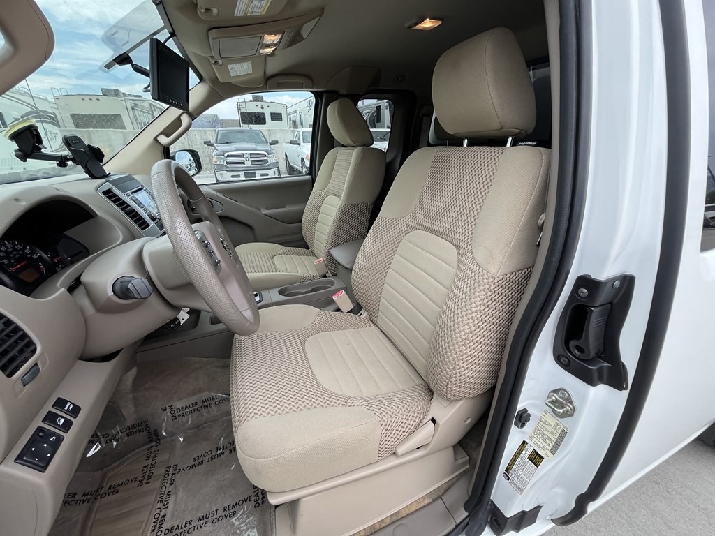 2016 Nissan Frontier Image 22