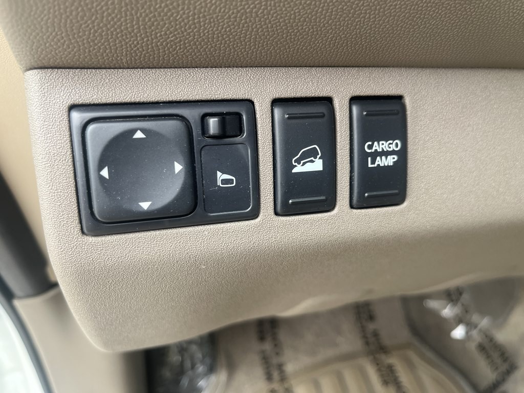2016 Nissan Frontier Image 24