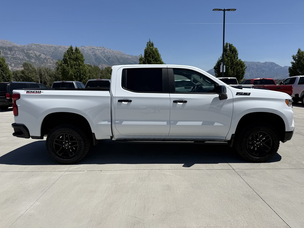 2024 Chevrolet Silverado 1500 Image 2